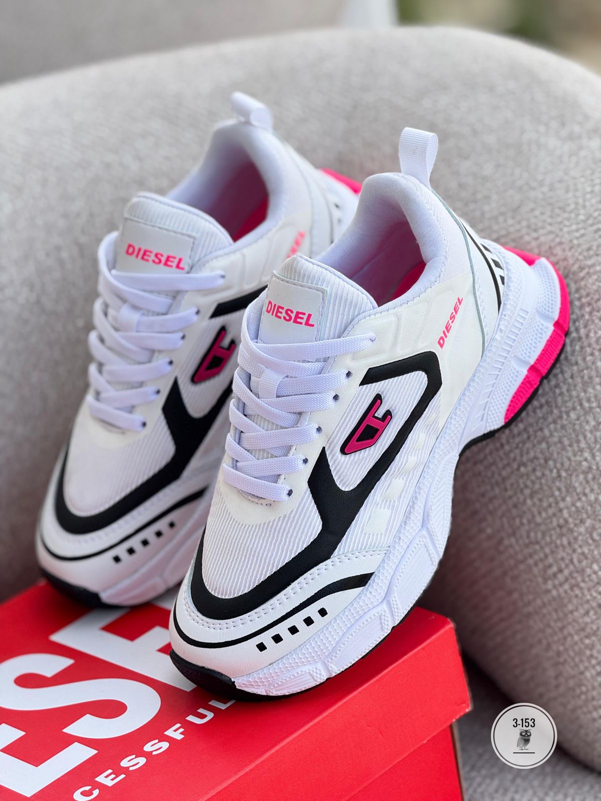 DIESEL V2 DAMA BLANCO X FUCSIA