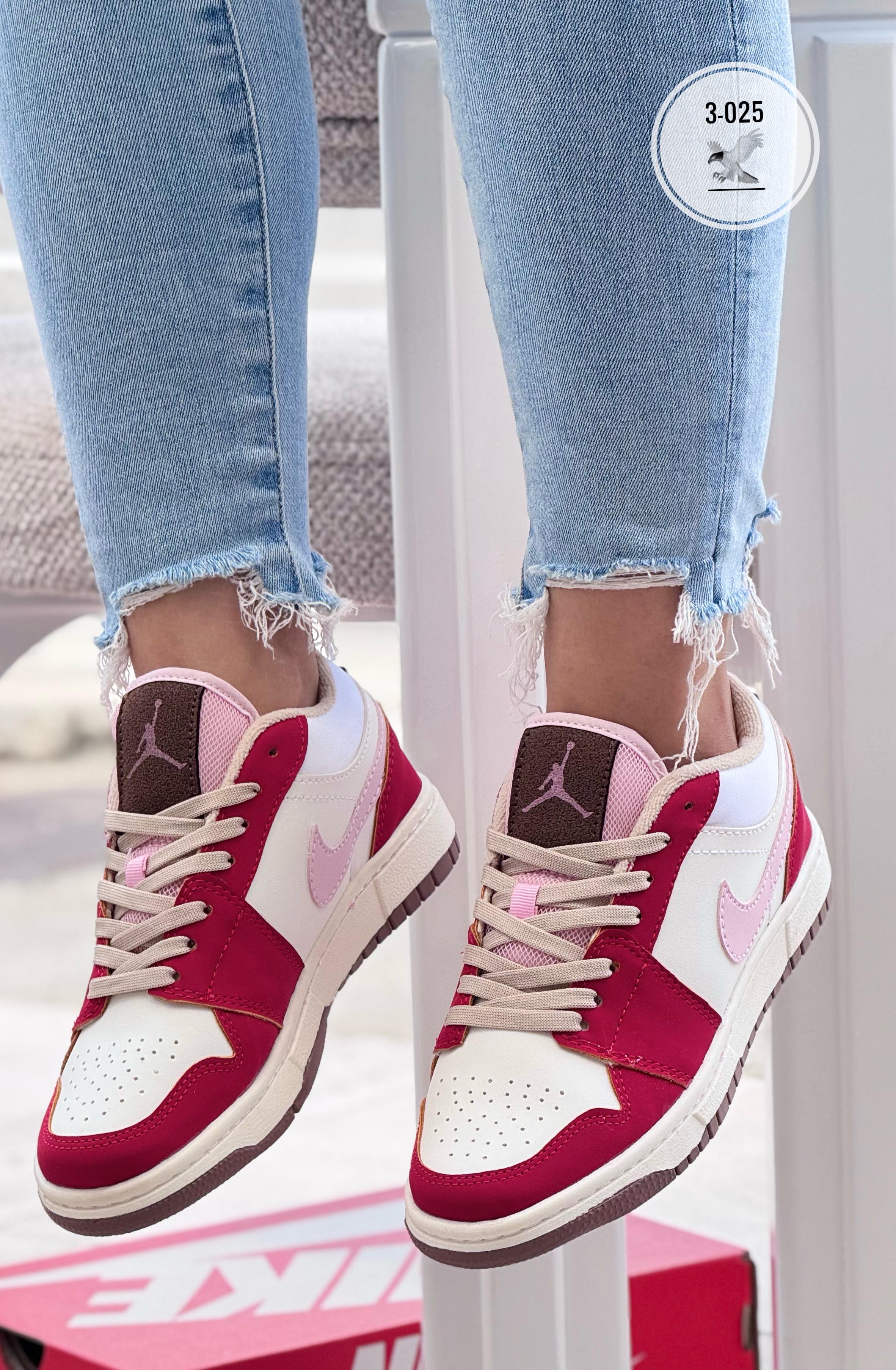 NIKE JORDAN ROSA X ROJO